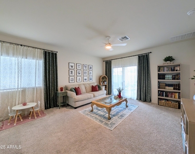 24458 W Verlea Drive - Photo Thumbnail 21
