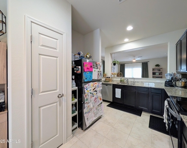 24458 W Verlea Drive - Photo Thumbnail 14