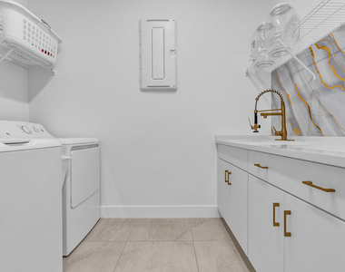 9524 Riverside Park Drive - Photo Thumbnail 23