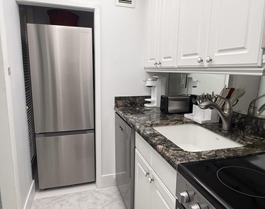2600 N Flagler Drive - Photo Thumbnail 6