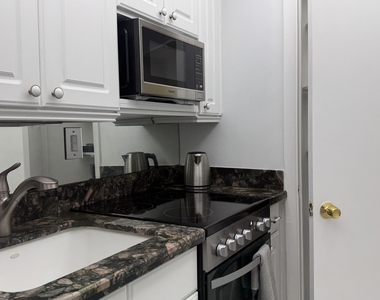 2600 N Flagler Drive - Photo Thumbnail 7
