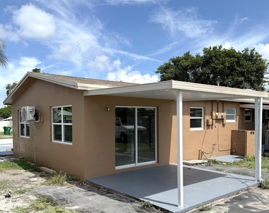 1920 Sw 44th Avenue - Photo Thumbnail 11