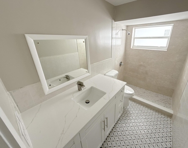 1920 Sw 44th Avenue - Photo Thumbnail 10