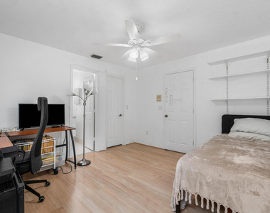 7087 Nw 78th Place - Photo Thumbnail 17