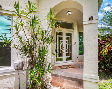 7087 Nw 78th Place - Photo Thumbnail 1