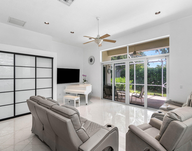 7087 Nw 78th Place - Photo Thumbnail 8