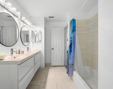 7087 Nw 78th Place - Photo Thumbnail 22