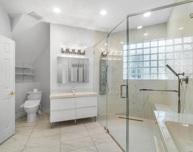 7087 Nw 78th Place - Photo Thumbnail 12