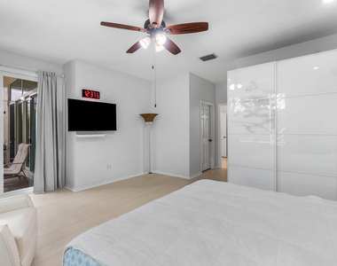 7087 Nw 78th Place - Photo Thumbnail 14