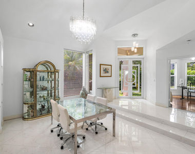 7087 Nw 78th Place - Photo Thumbnail 2