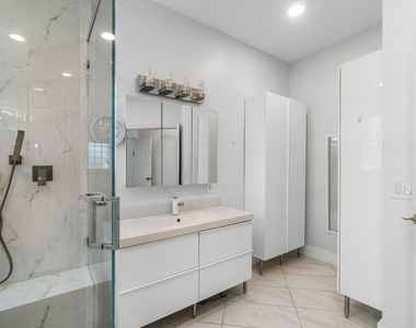 7087 Nw 78th Place - Photo Thumbnail 11