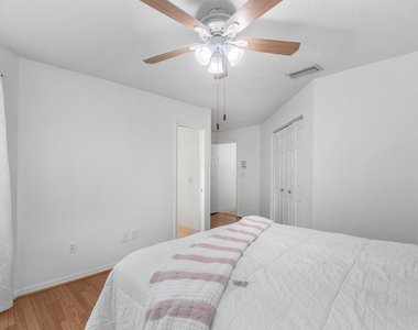 7087 Nw 78th Place - Photo Thumbnail 24