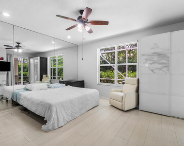 7087 Nw 78th Place - Photo Thumbnail 13