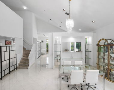 7087 Nw 78th Place - Photo Thumbnail 5