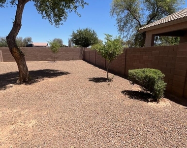 22257 N Gibson Drive - Photo Thumbnail 11