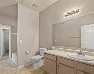 3236 E Chandler Boulevard - Photo Thumbnail 10