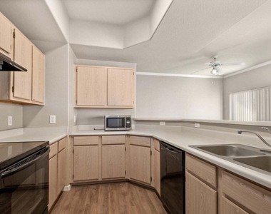 3236 E Chandler Boulevard - Photo Thumbnail 5