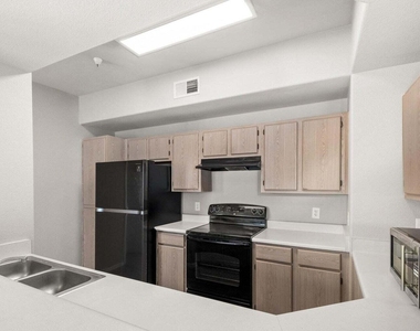 3236 E Chandler Boulevard - Photo Thumbnail 6