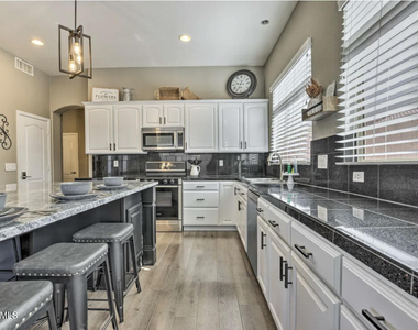 17977 W Hubbard Drive - Photo Thumbnail 7