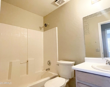 8930 W Catalina Drive - Photo Thumbnail 20