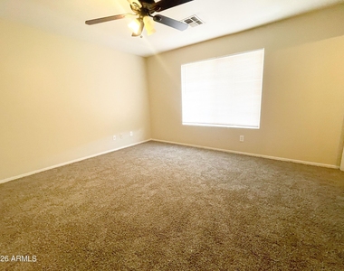 8930 W Catalina Drive - Photo Thumbnail 12