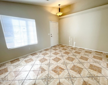 8930 W Catalina Drive - Photo Thumbnail 3