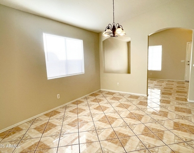 8930 W Catalina Drive - Photo Thumbnail 5