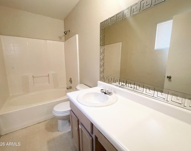 8930 W Catalina Drive - Photo Thumbnail 15