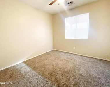 8930 W Catalina Drive - Photo Thumbnail 17
