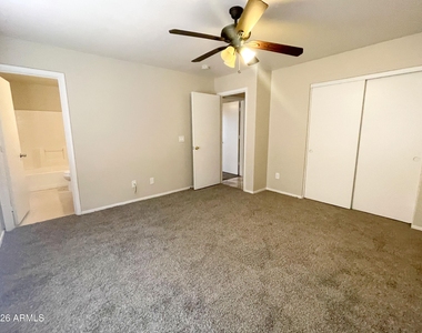 8930 W Catalina Drive - Photo Thumbnail 14