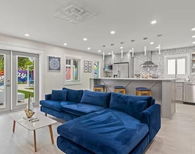 322 Nw 4th Avenue - Photo Thumbnail 5