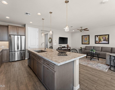 4002 Desert Moon Drive - Photo Thumbnail 7