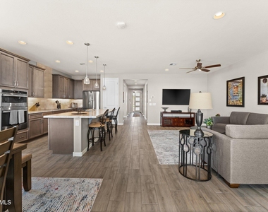 4002 Desert Moon Drive - Photo Thumbnail 11