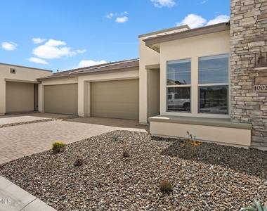 4002 Desert Moon Drive - Photo Thumbnail 1