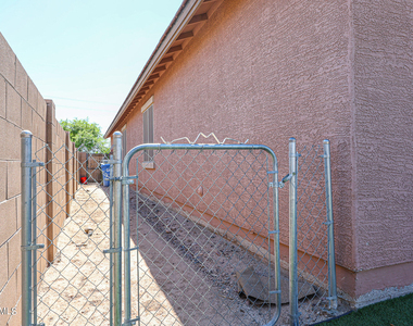 7009 S 78th Drive - Photo Thumbnail 29