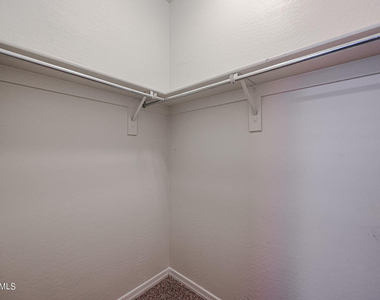 7009 S 78th Drive - Photo Thumbnail 15