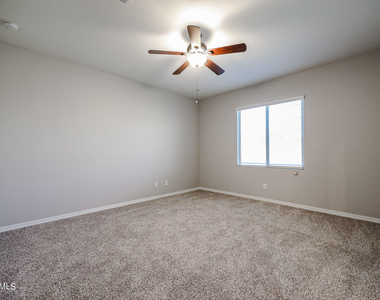 7009 S 78th Drive - Photo Thumbnail 14