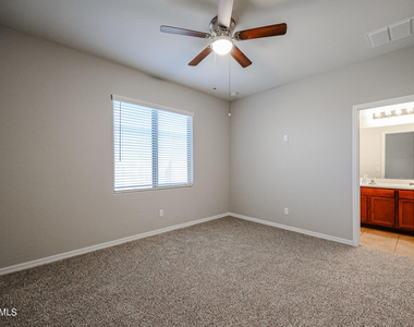 7009 S 78th Drive - Photo Thumbnail 16