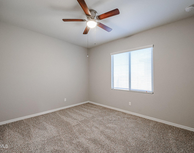7009 S 78th Drive - Photo Thumbnail 4
