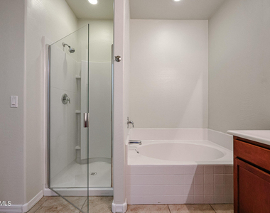 7009 S 78th Drive - Photo Thumbnail 21