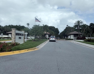 3072 Inglewood Terrace - Photo Thumbnail 20