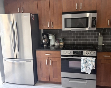 3072 Inglewood Terrace - Photo Thumbnail 5
