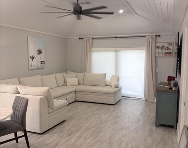 3072 Inglewood Terrace - Photo Thumbnail 10