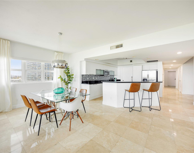 14951 Royal Oaks Lane - Photo Thumbnail 7