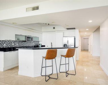 14951 Royal Oaks Lane - Photo Thumbnail 6