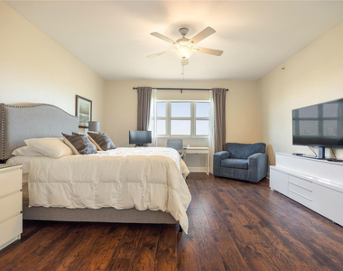14951 Royal Oaks Lane - Photo Thumbnail 13