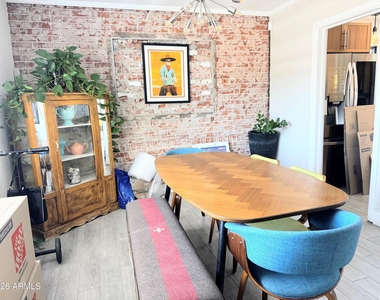 705 W Wilshire Drive - Photo Thumbnail 21