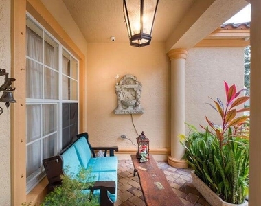 5574 55th Avenue - Photo Thumbnail 2