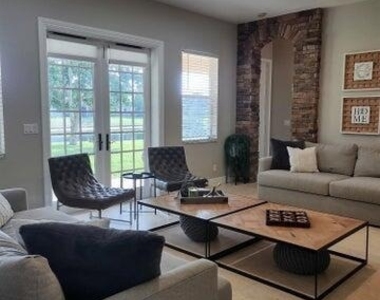 5574 55th Avenue - Photo Thumbnail 9