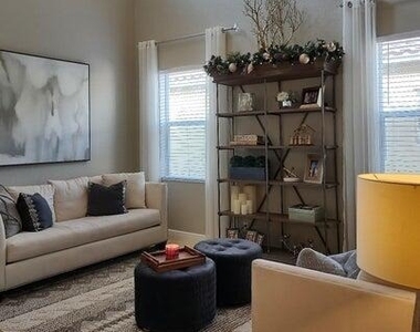 5574 55th Avenue - Photo Thumbnail 5